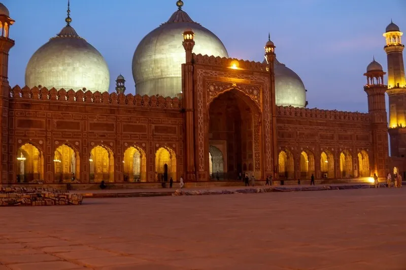 خرید بلیط هواپیما مشهد به لاهور و بازدید از نقاط دیدنی آن